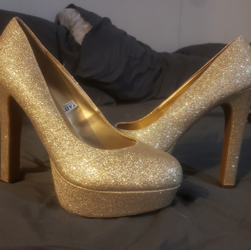 Size 10 Mossimo Gold Sparkle 6" Heels